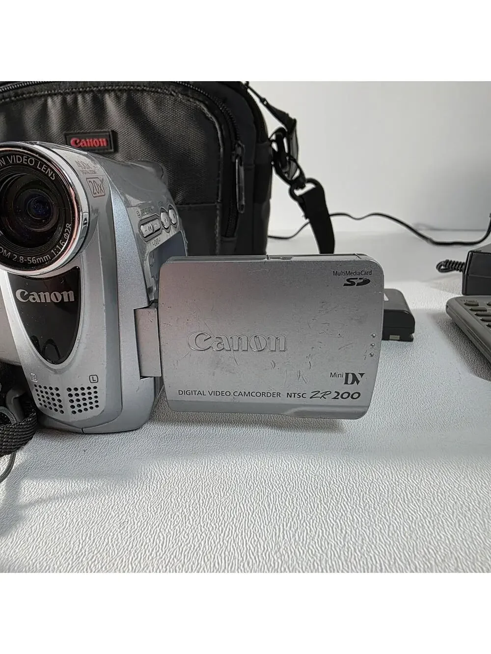 Canon ZR200 Mini Digital DV Camcorder Camera Bundle Works But... - PARTS REPAIR